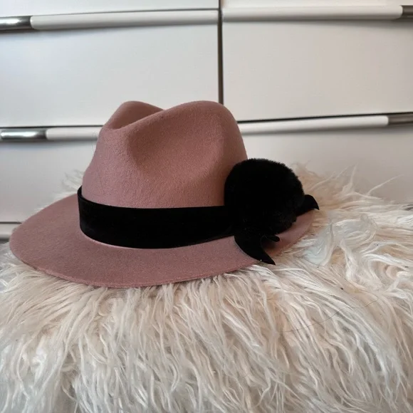 Pink Fedora - Picture 2 of 8